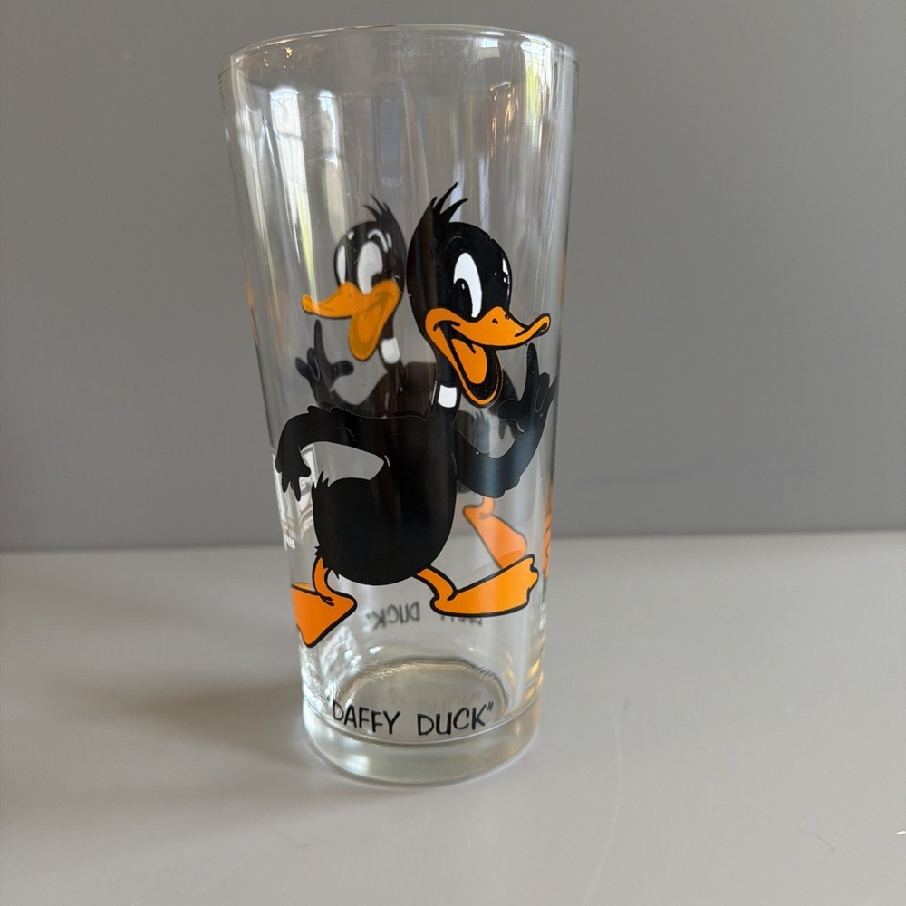 Vintage 1973 Pepsi Collectors Series Looney Tunes Tumbler Pint Glass-Daffy Duck